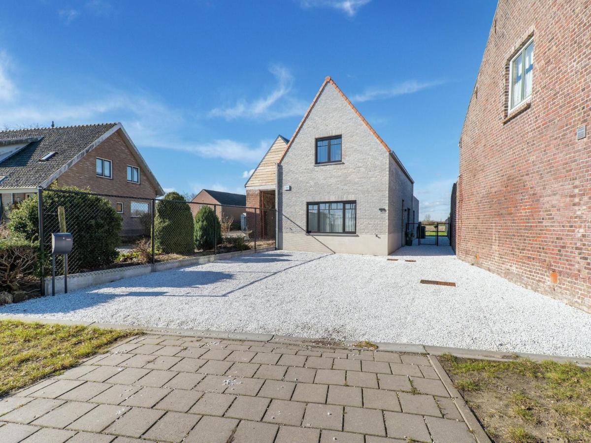Modern Holiday Home With Garden Aardenburg Esterno foto