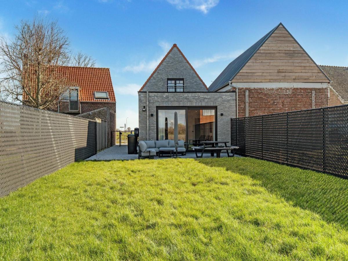 Modern Holiday Home With Garden Aardenburg Esterno foto
